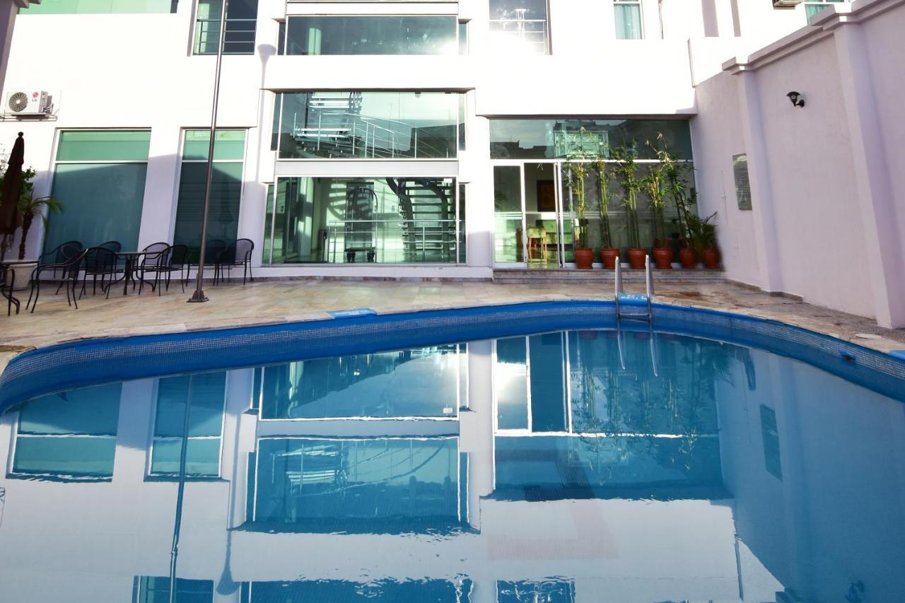 Mision Leon Hotel ภายนอก รูปภาพ