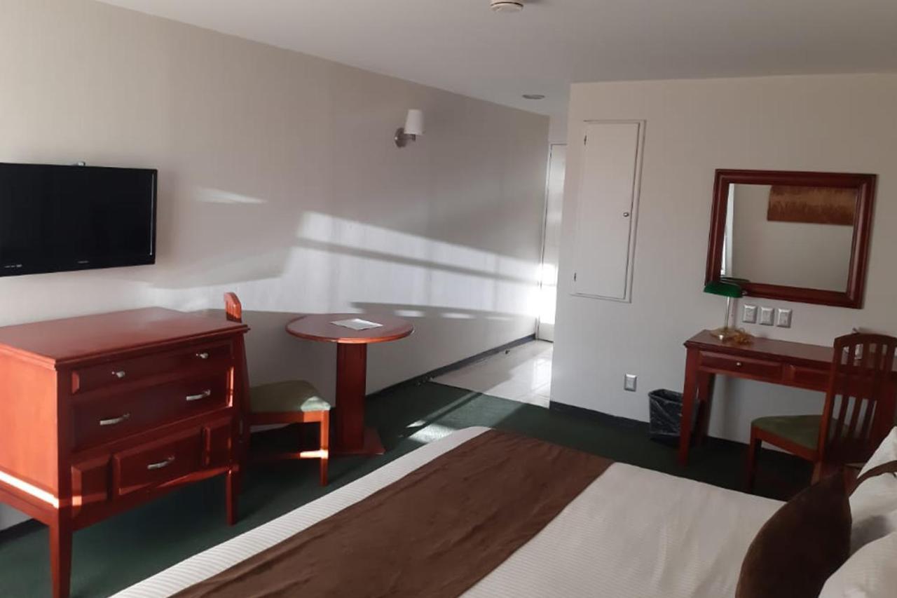 Mision Leon Hotel ภายนอก รูปภาพ
