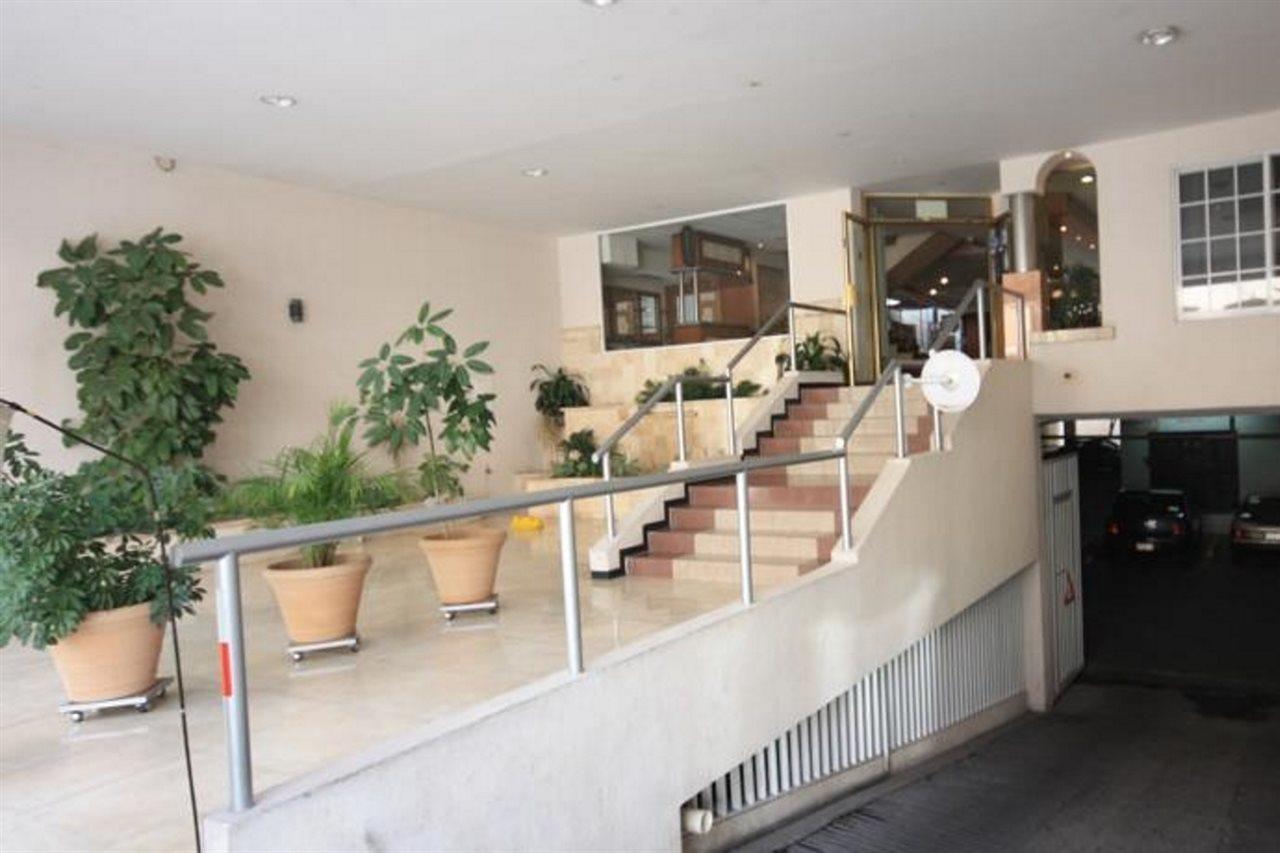 Mision Leon Hotel ภายนอก รูปภาพ