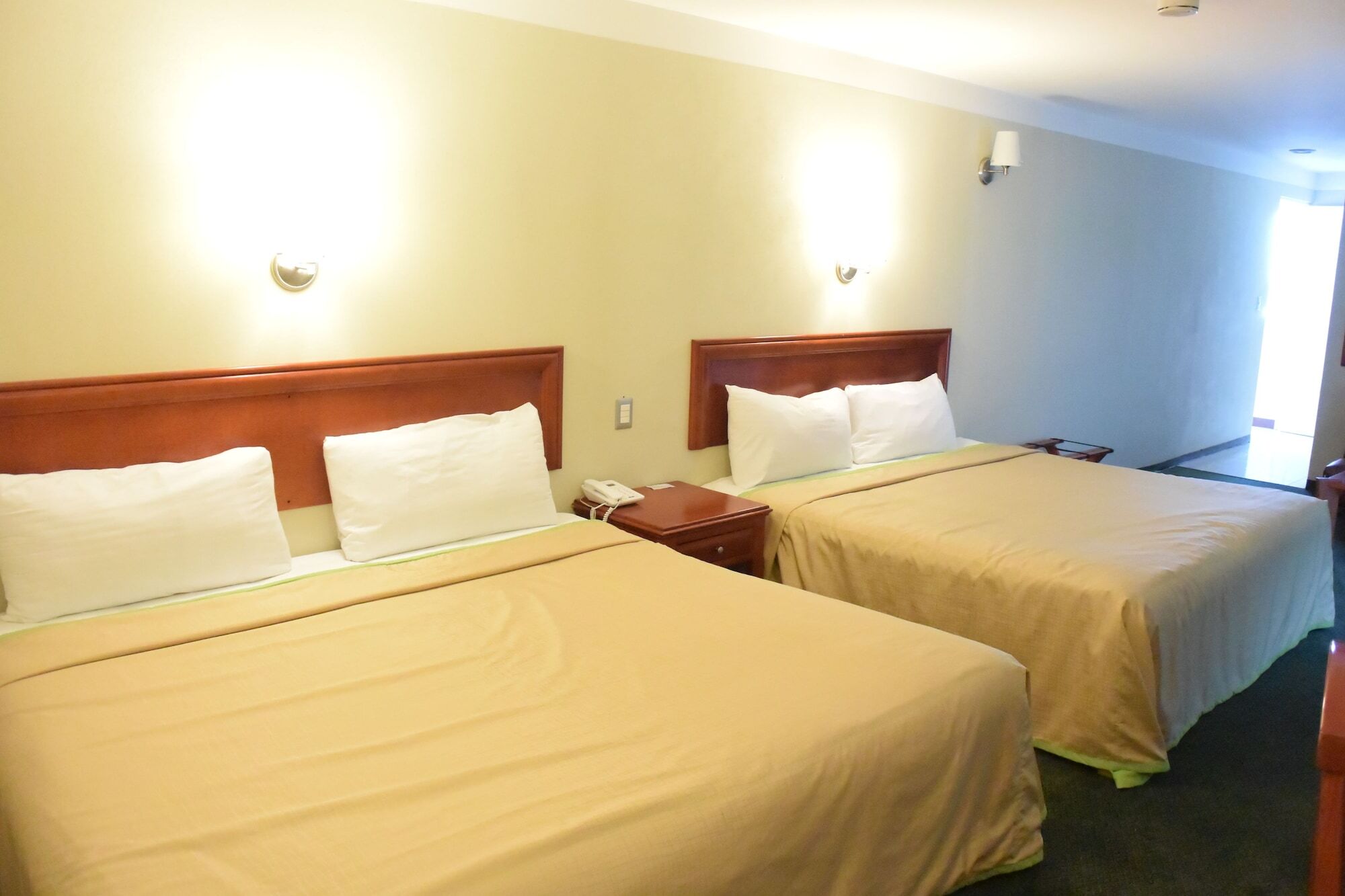 Mision Leon Hotel ภายนอก รูปภาพ