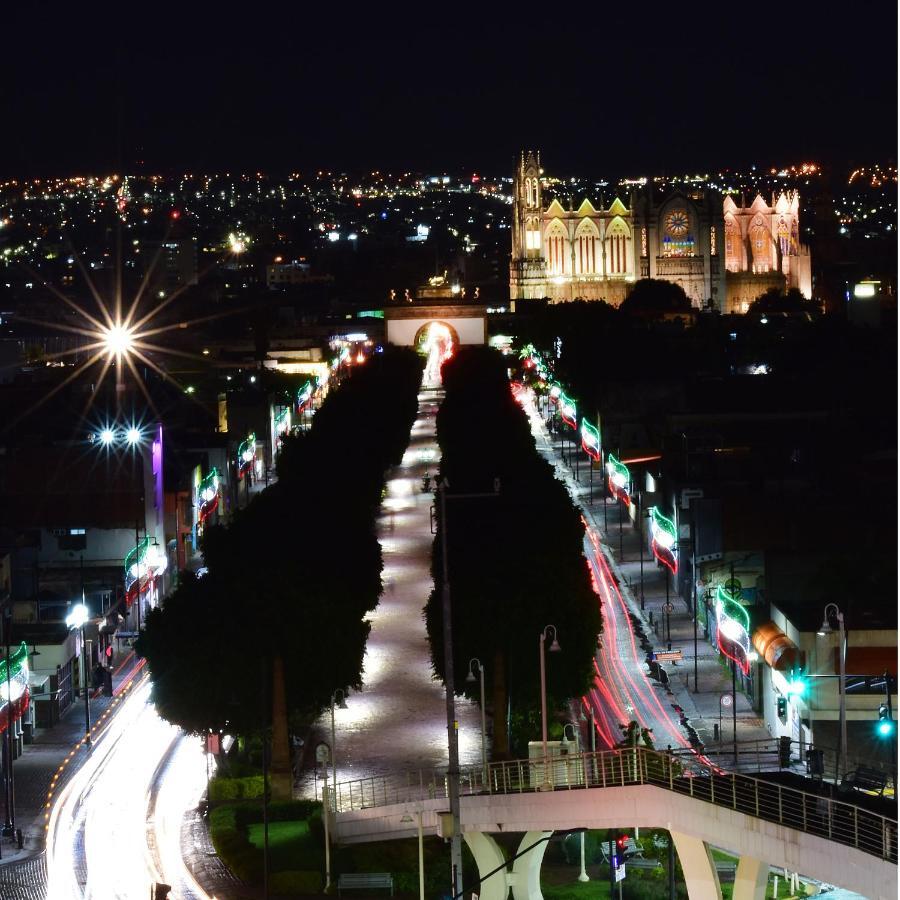 Mision Leon Hotel ภายนอก รูปภาพ